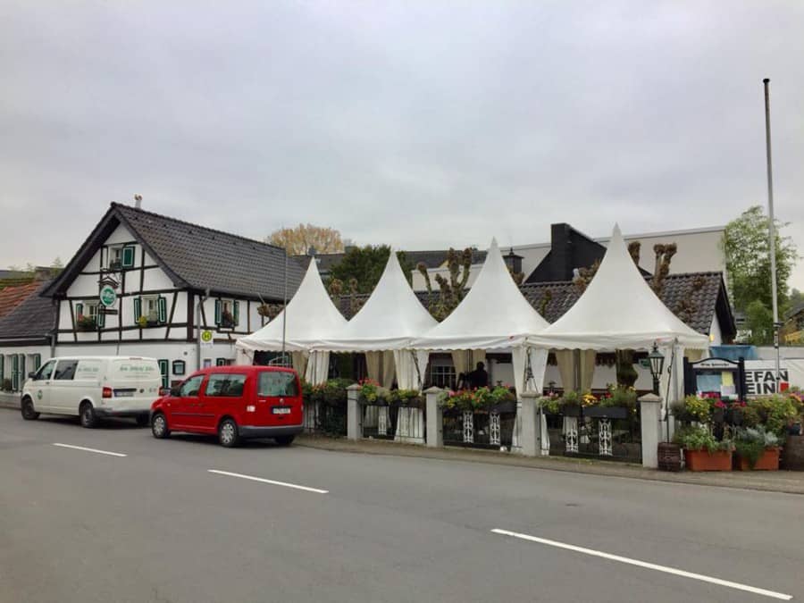 Pagodenzelte für das Wirtshaus Em Höttche