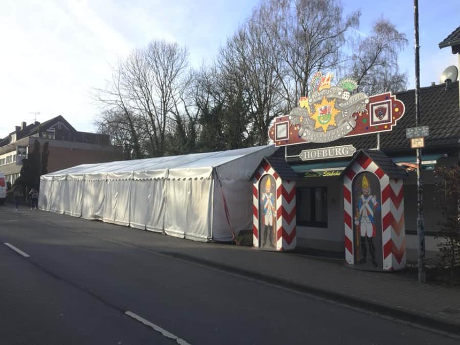 Steini‘s Stübchen feiert Karneval im 6x21m Zelt